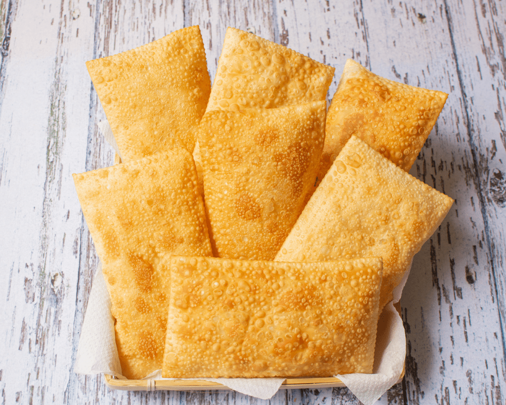 Receita de pastel de feira com massa com bolhas