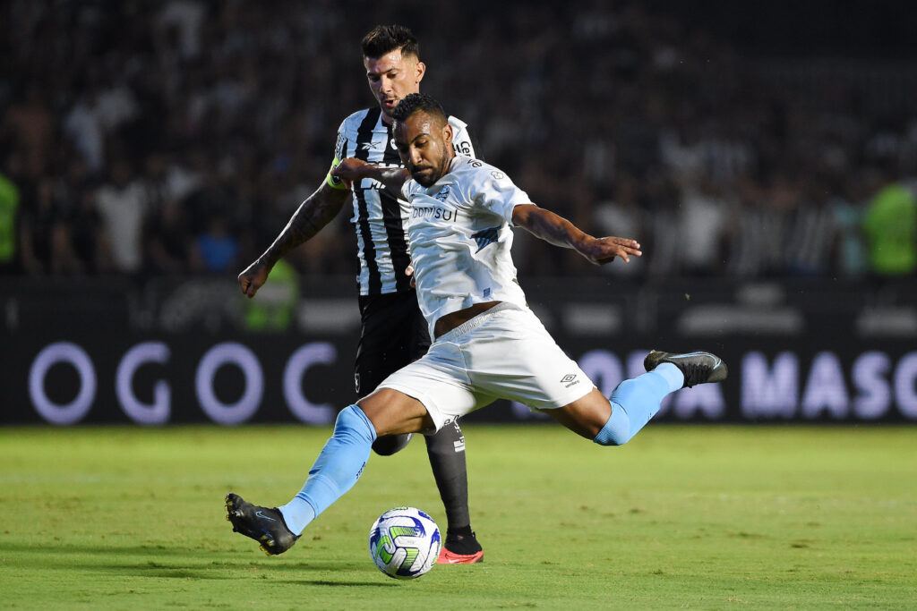 Grêmio vira sobre o Botafogo