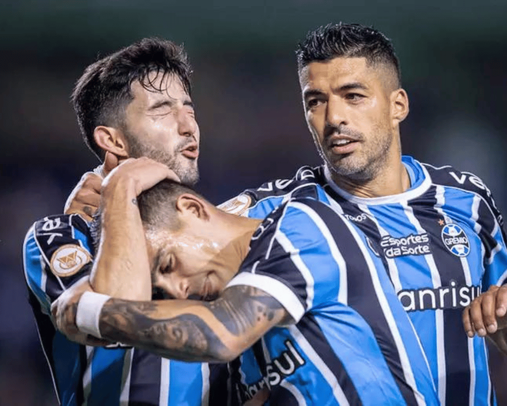 Grêmio vence o Coritiba fora de casa