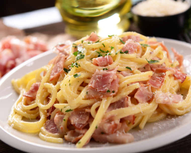 Espaguete À Carbonara Fácil - Foto: Canva